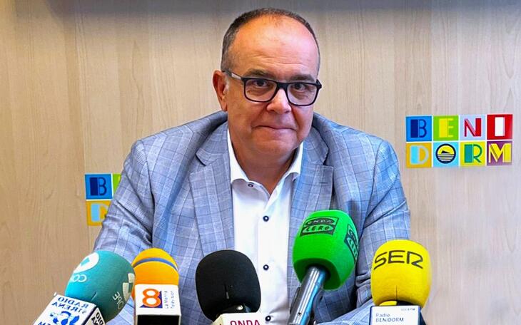 Charco: “Hoy se consuma el segundo estacazo de Toni Pérez al bolsillo de los benidormenses con la subida del 23% del IBI”